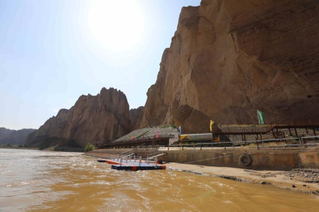 文字问说念石林 神韵写意黄河：走遍中国·甘肃——中国文促会好意思术家写生创作行径走进景泰